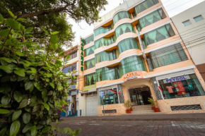 Гостиница Hotel Miraflores  Ибарра